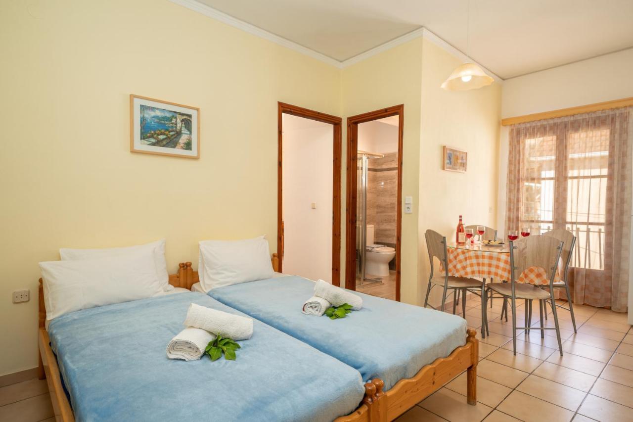 Alexatos Studios & Apartments Agia Efimia Exterior foto