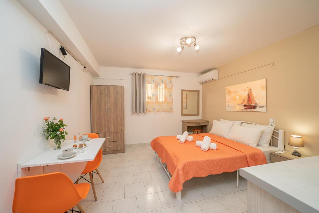 Alexatos Studios & Apartments Agia Efimia Exterior foto